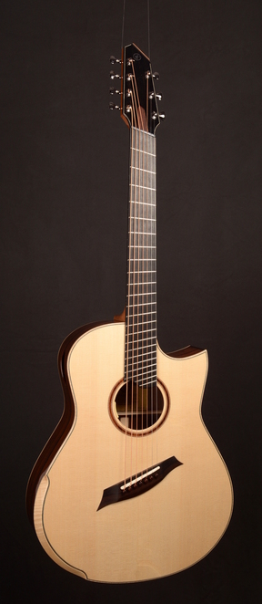 Dreadnought 7 cordes fanned fret Dreadnought 7 cordes fanned fret